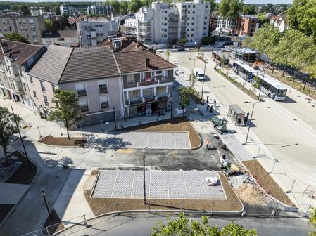 Parking central de la place de l’Ermitage : pourquoi n’est-il pas encore ouvert ?